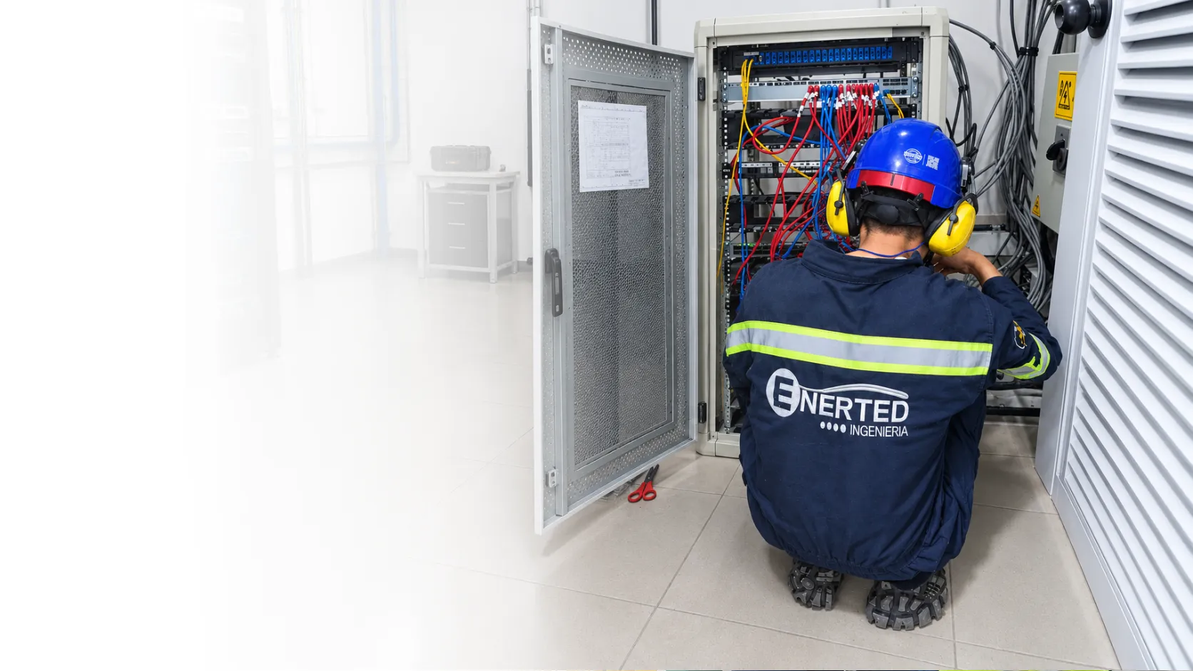 Inspección eléctrica en planta industrial